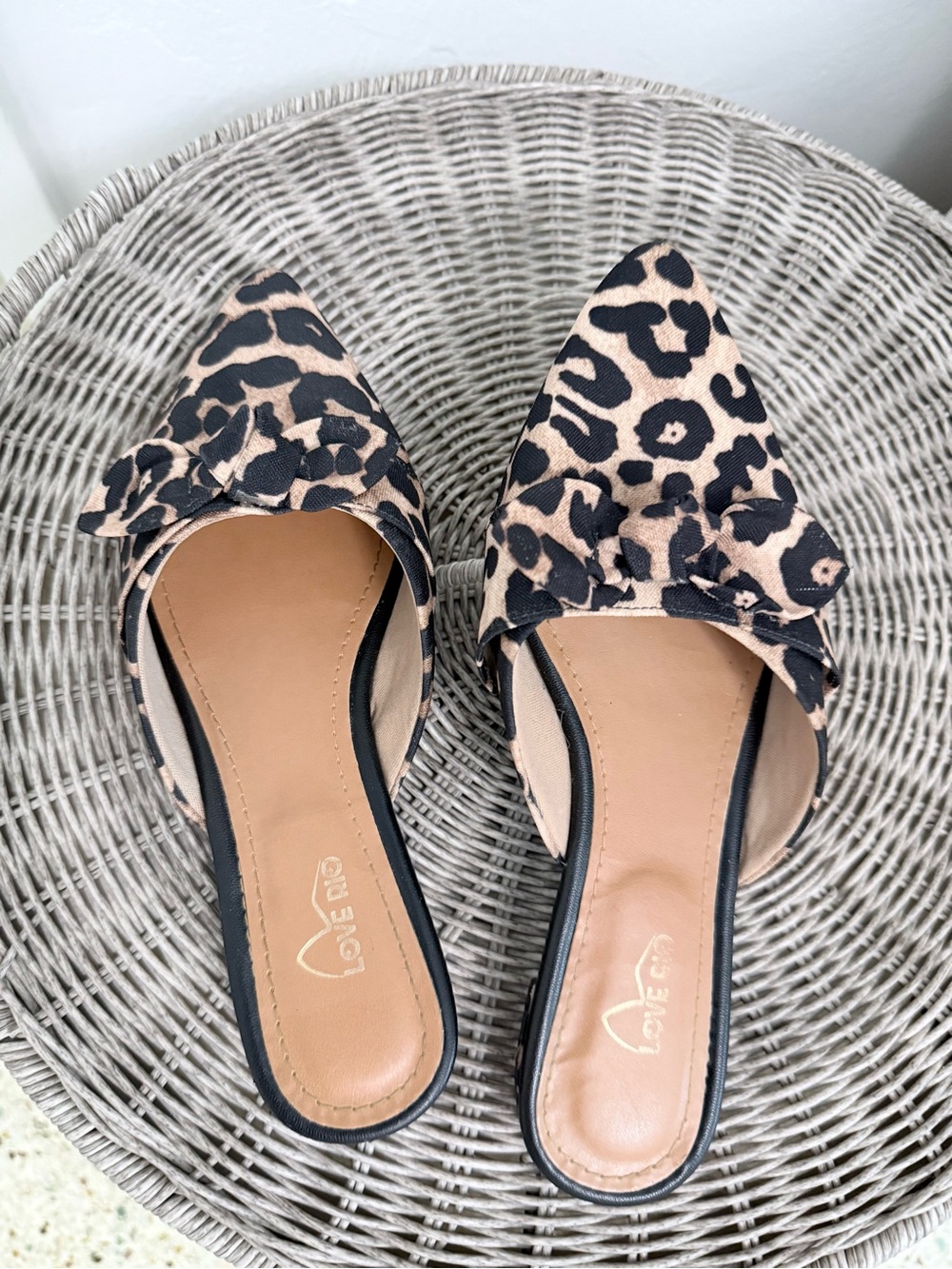 Leopard Print Pointed Toe Slide - Beige/Black